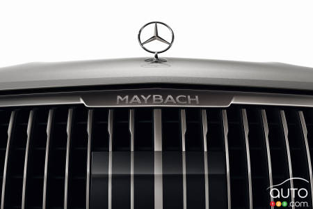 Front badging of Mercedes-Maybach Night Series